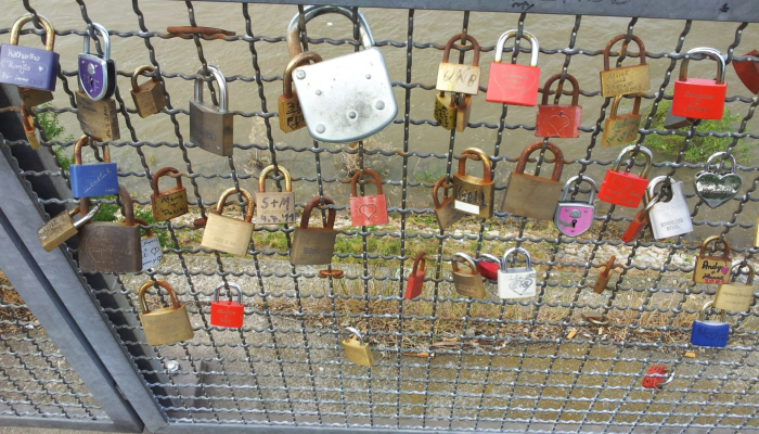 开挂辅助工具“白金岛红拐弯可以开挂吗”(透视)其实确实有挂 开挂辅助工具“白金岛红拐弯可以开挂吗”(透视)其实确实有挂